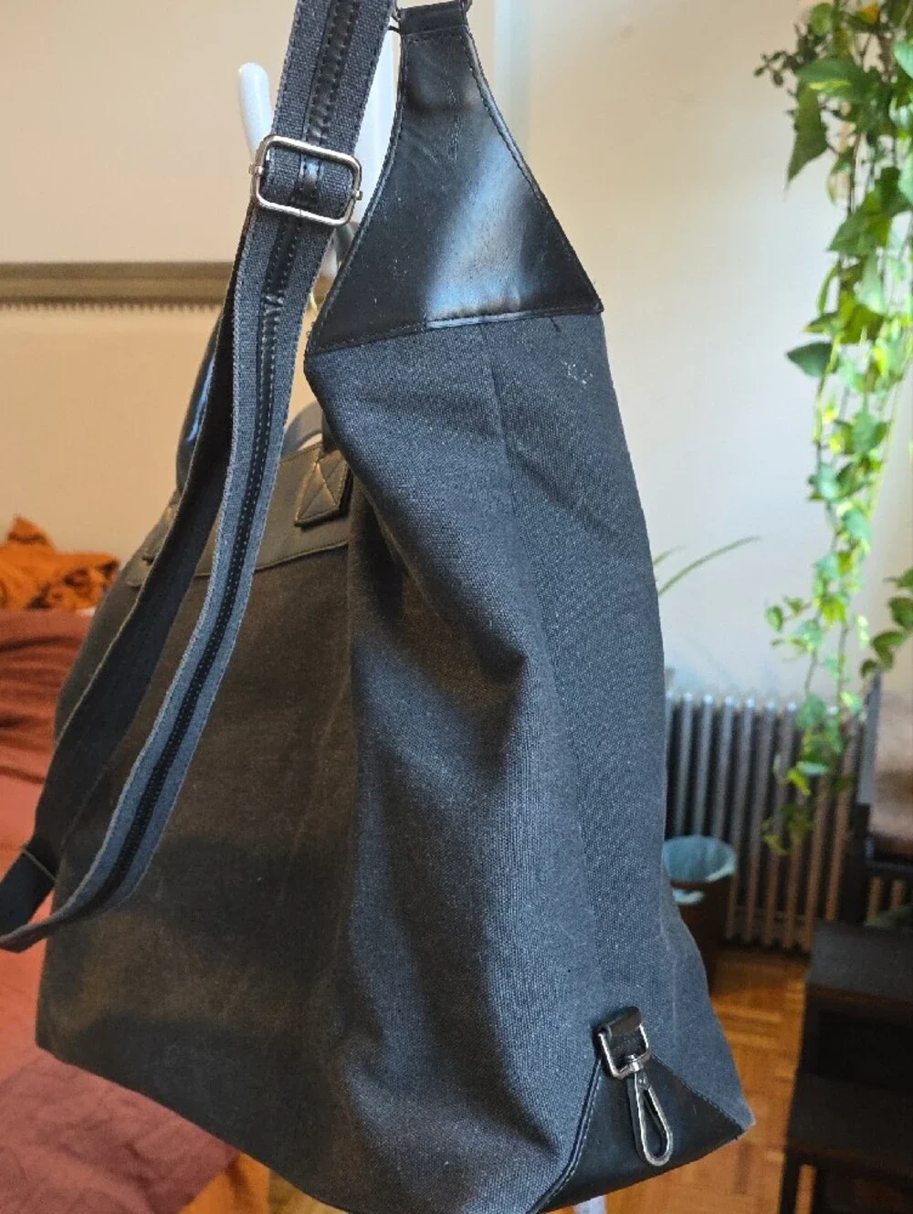 N/A spacious black